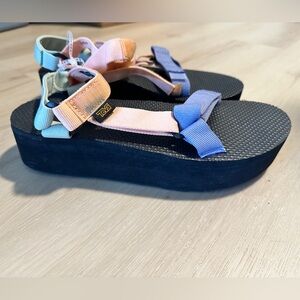NEW Teva Colorful Strap Platform Sandals 10